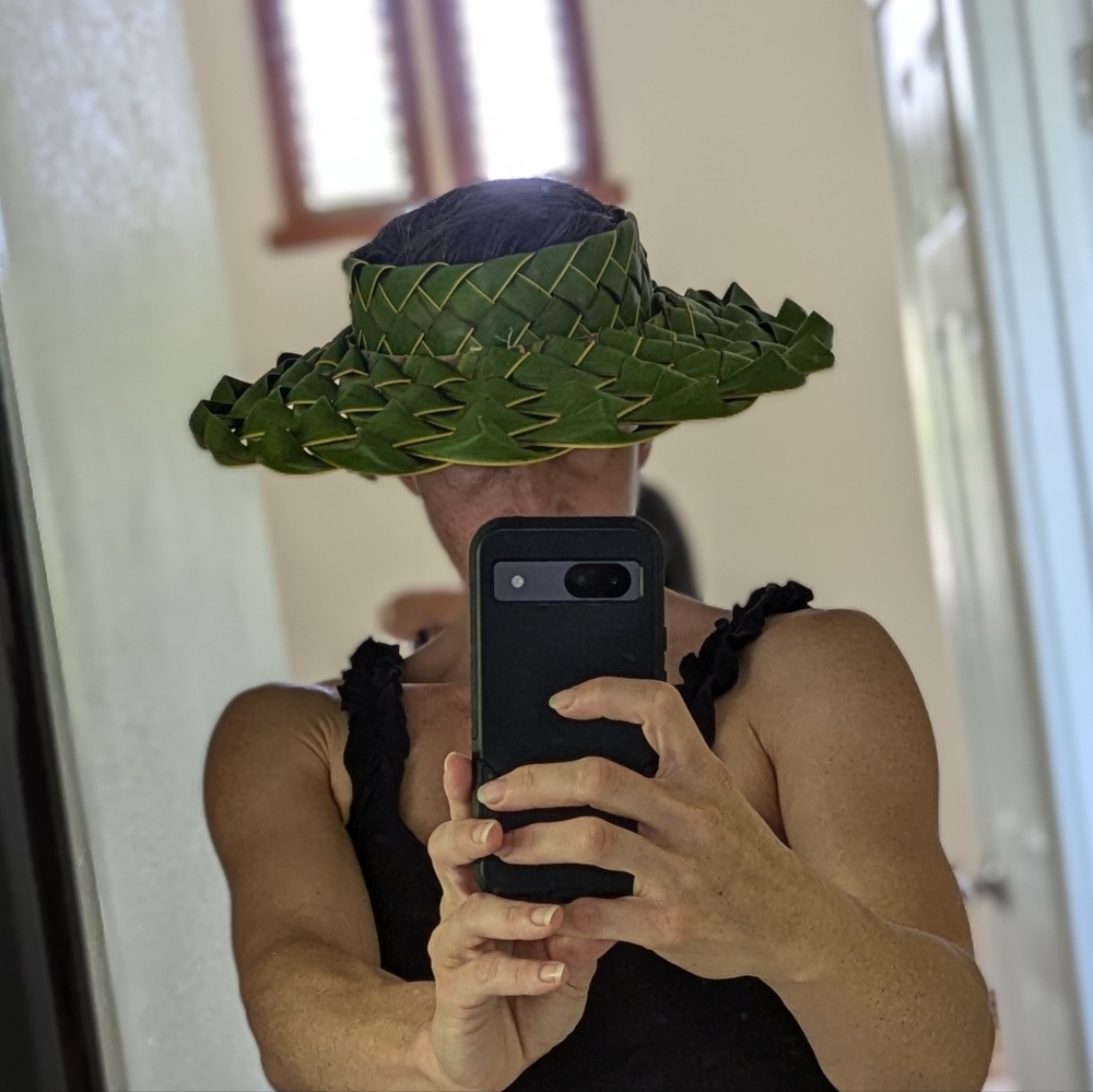 Hawaiian Coconut Leaf Hat - Picture 9 of 14